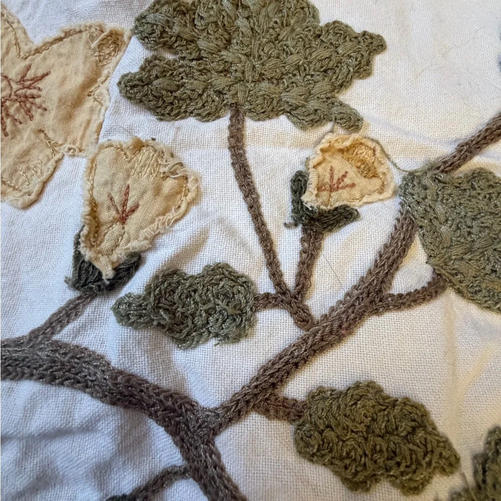 Pottery Barn 20 x 20 pumpkin patch crewel embroidered pillow cover cream green